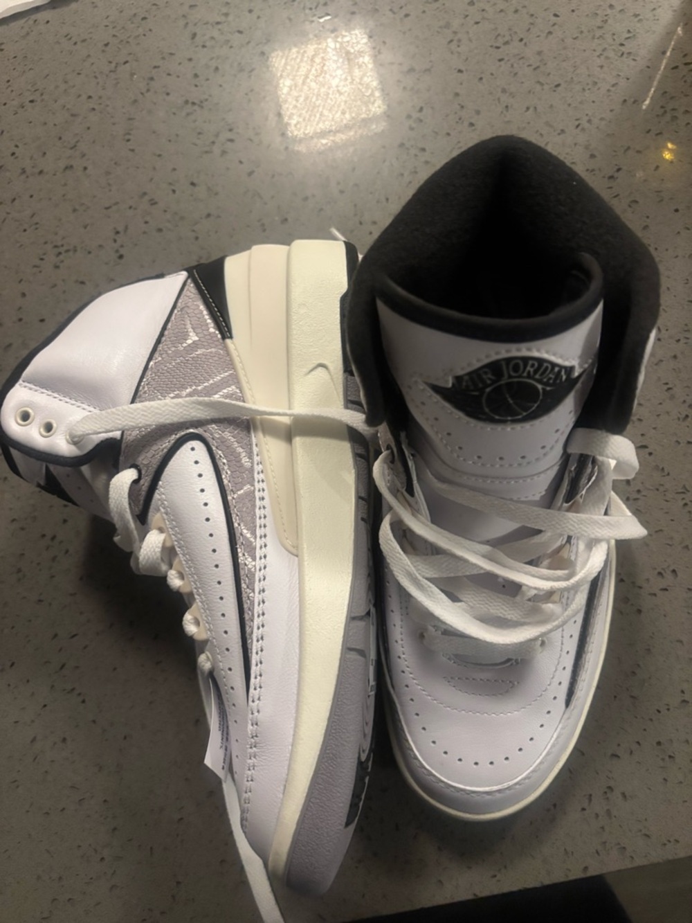 Air Jordan White & Black Retro Basketball Shoes
